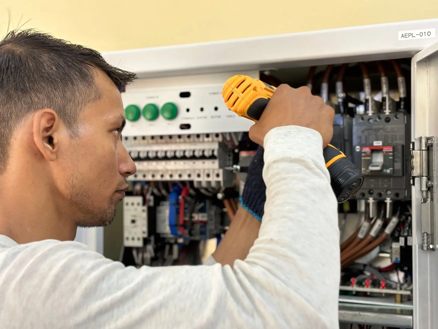 宜宾企业咨询与商务服务对比：悦慧管理如何助力创业团队